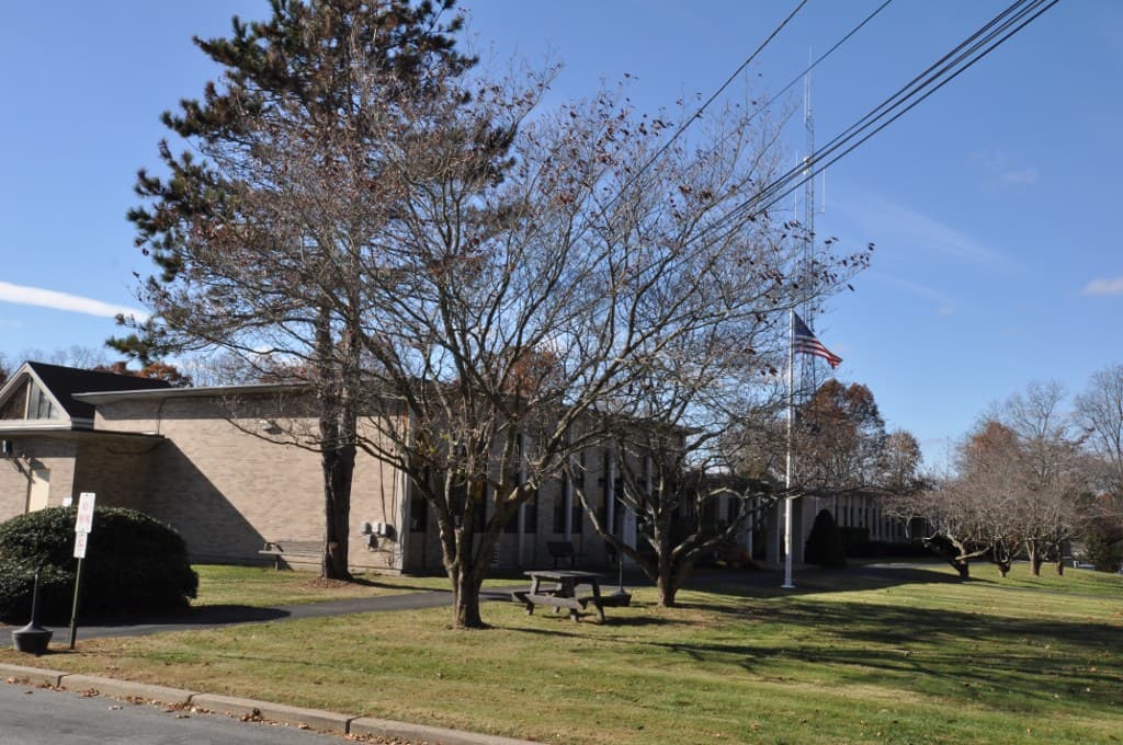 Lincoln, RI image